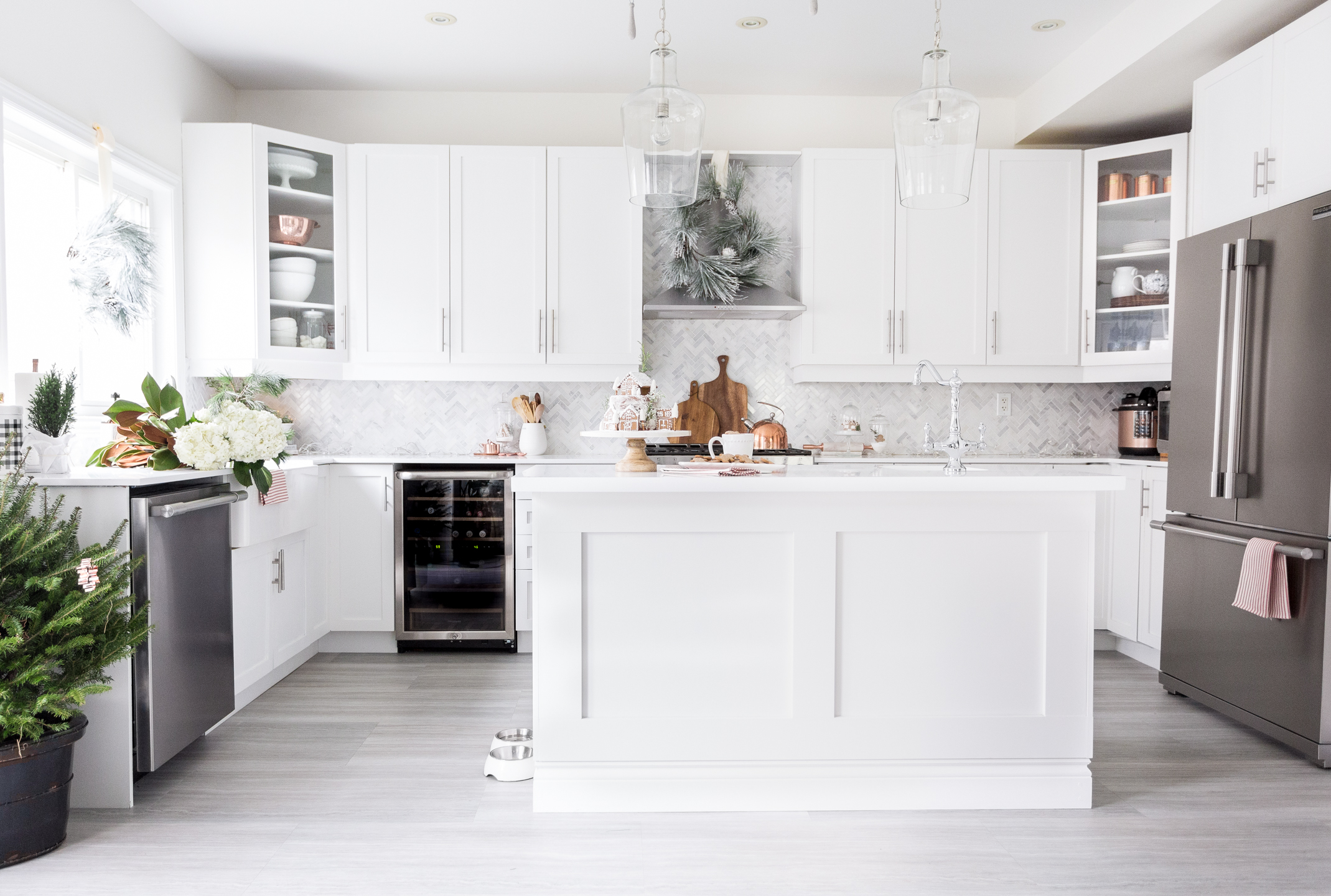 Painting Oak Cabinets White An Amazing Transformation Lovely Etc