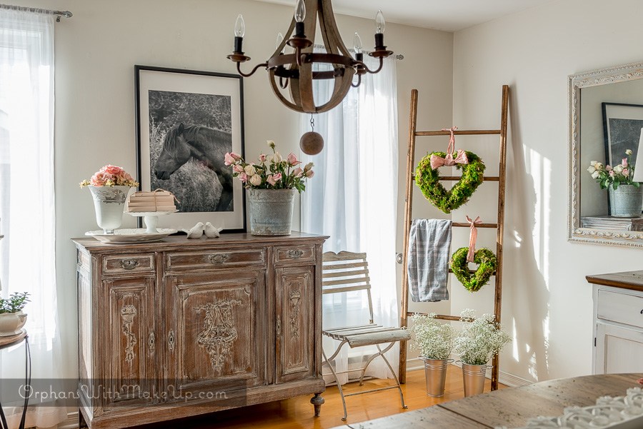 Shabby Chic Vintage Farmhouse look with a White Wash Furniture with Fusion Mineral Paint by Orphans with Make Up