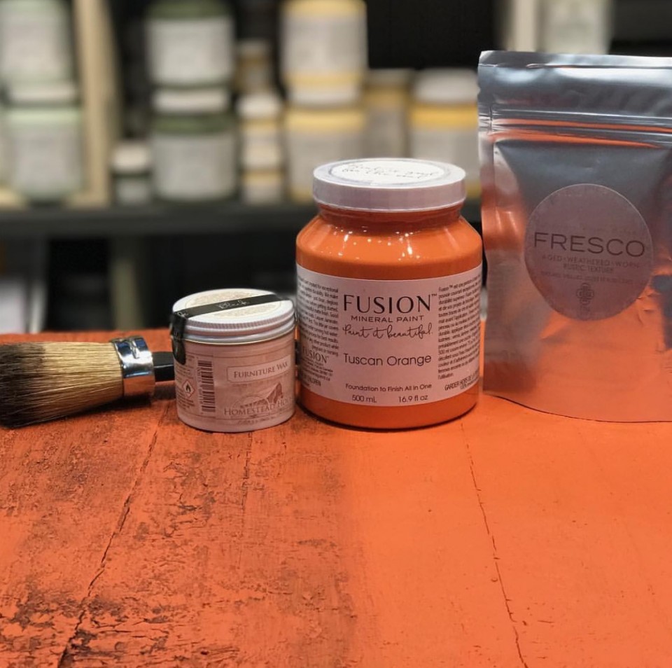 Tuscan Orange with Fresco texturizing powder. Before and after using the Black Furniture Wax. Look how the texture has been emphasized! fusionmineralpaint.com 
