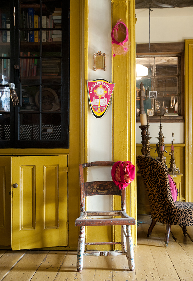 Framing the doorway is a wonderful way to make a statement without committing a bold colour to the entire room. | fusionmineralpaint.com