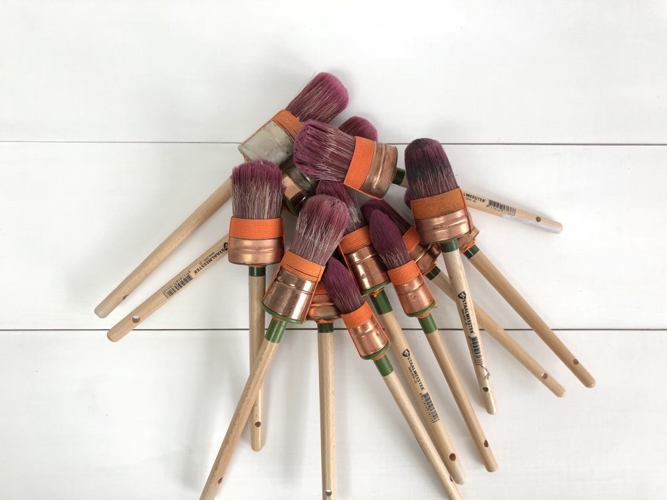 pile of Staalmeester paint brushes