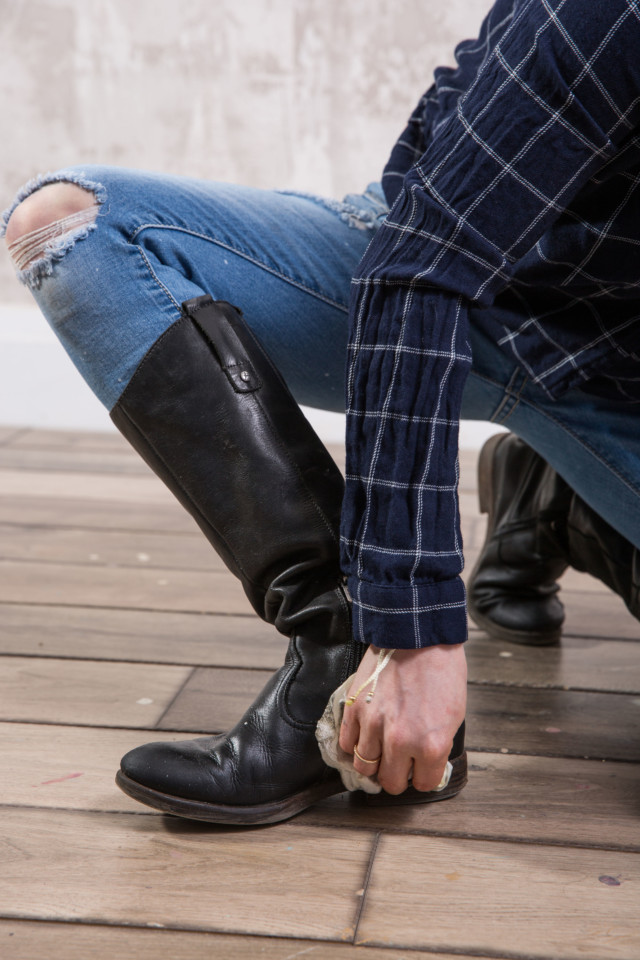Got a pair of old, cracked and salt stained leather boots? Breathe new life into them in time for fall with Fusion's Beeswax Finish. Curious about How to Refresh Your Leather Boots With Beeswax? Head over to the blog for the tutorial.