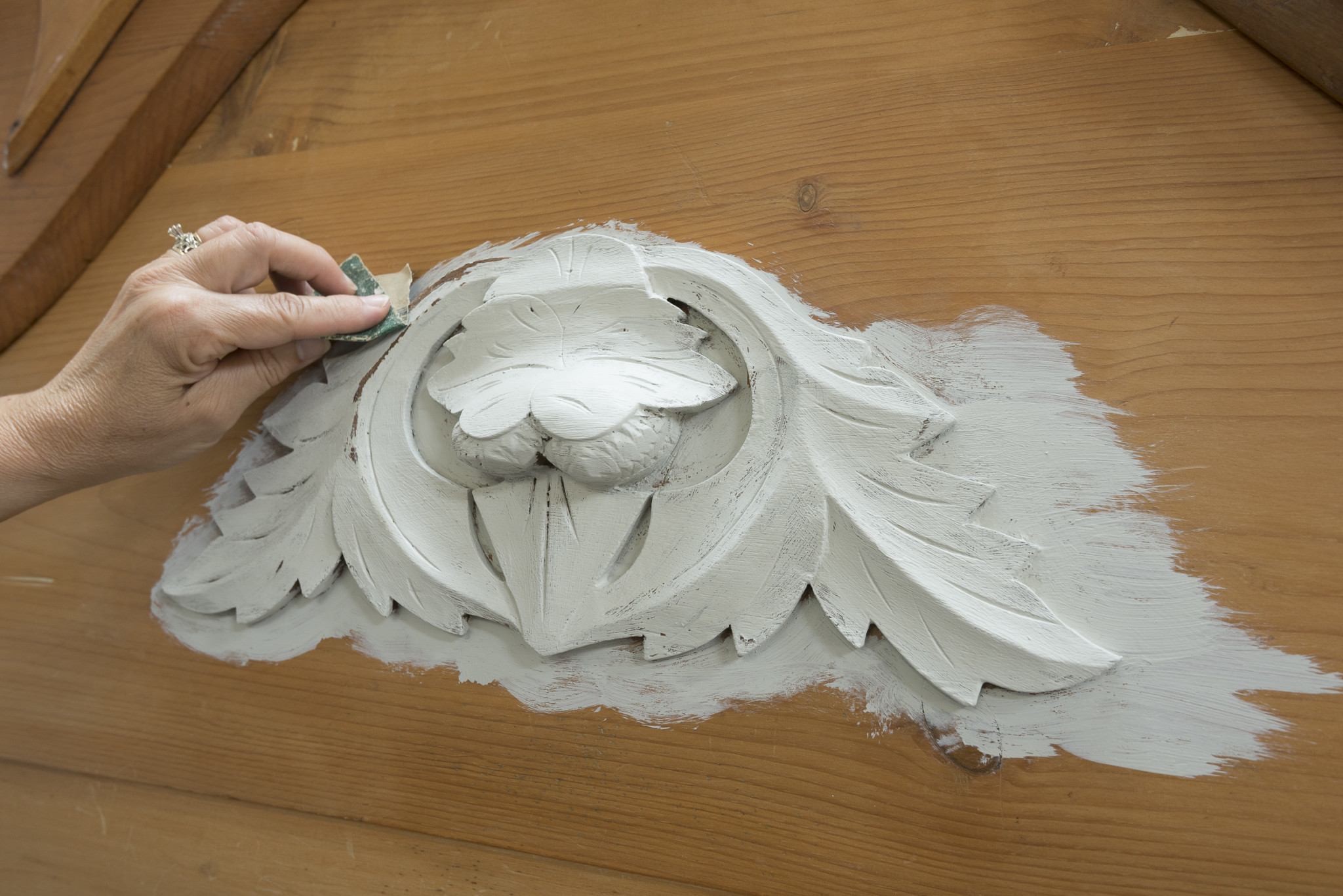 The Best Way to Distress Furniture Fusion™ Mineral Paint