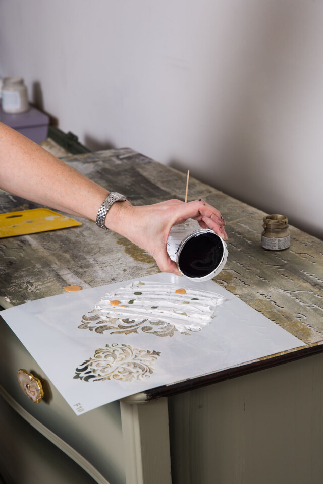 adding colour to the smooth embossing paste 