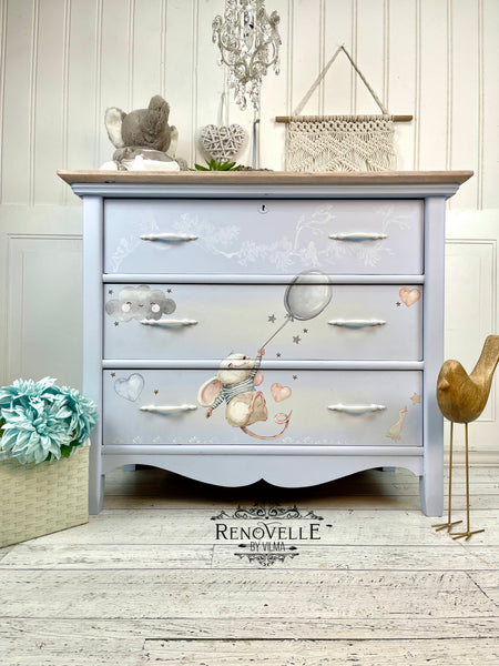 Lilac chest of drawers with transfer.
