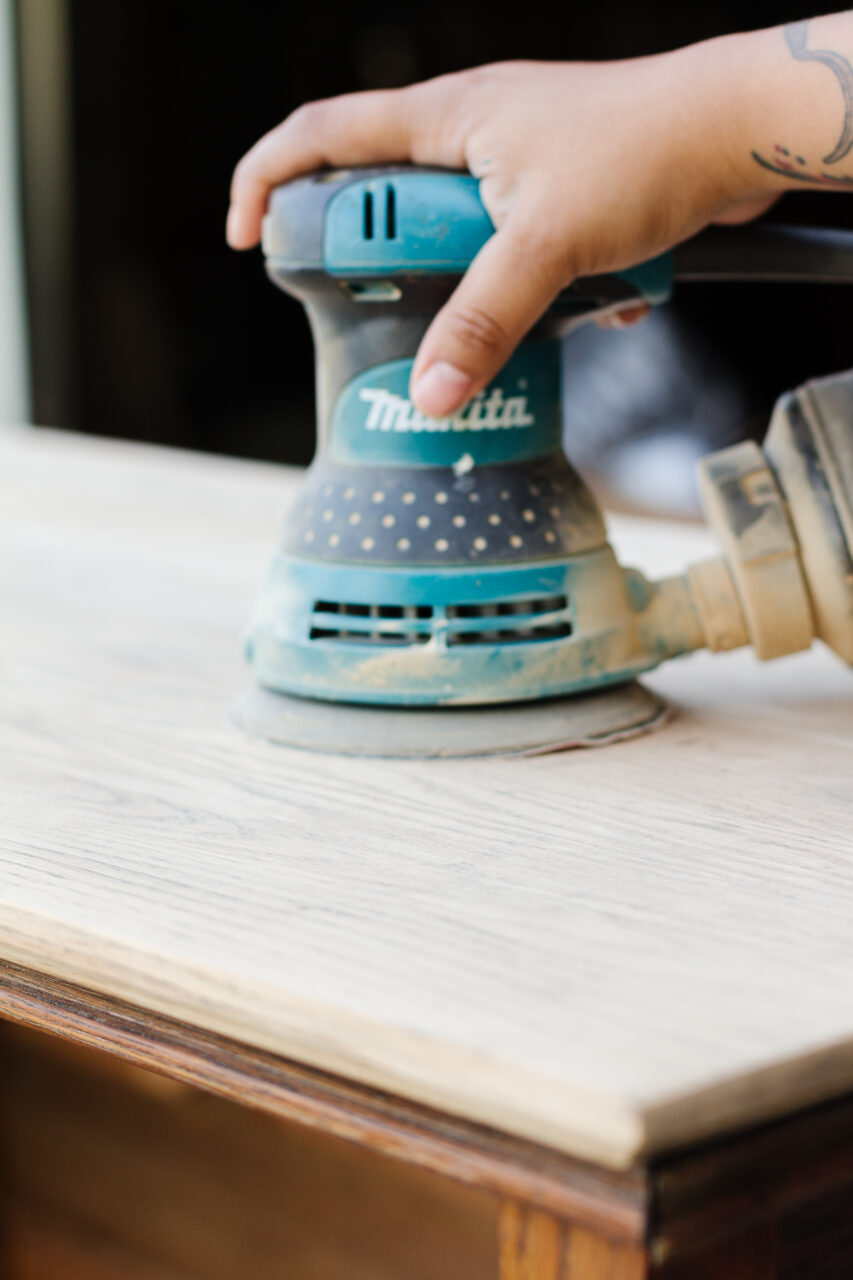 Sanding dresser