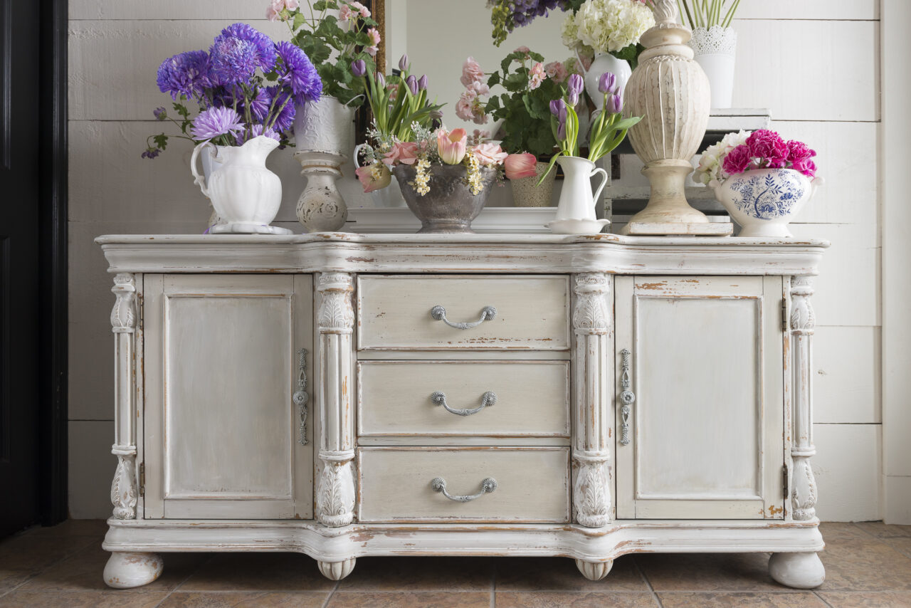 How to Get A Chippy Look with Milk Paint