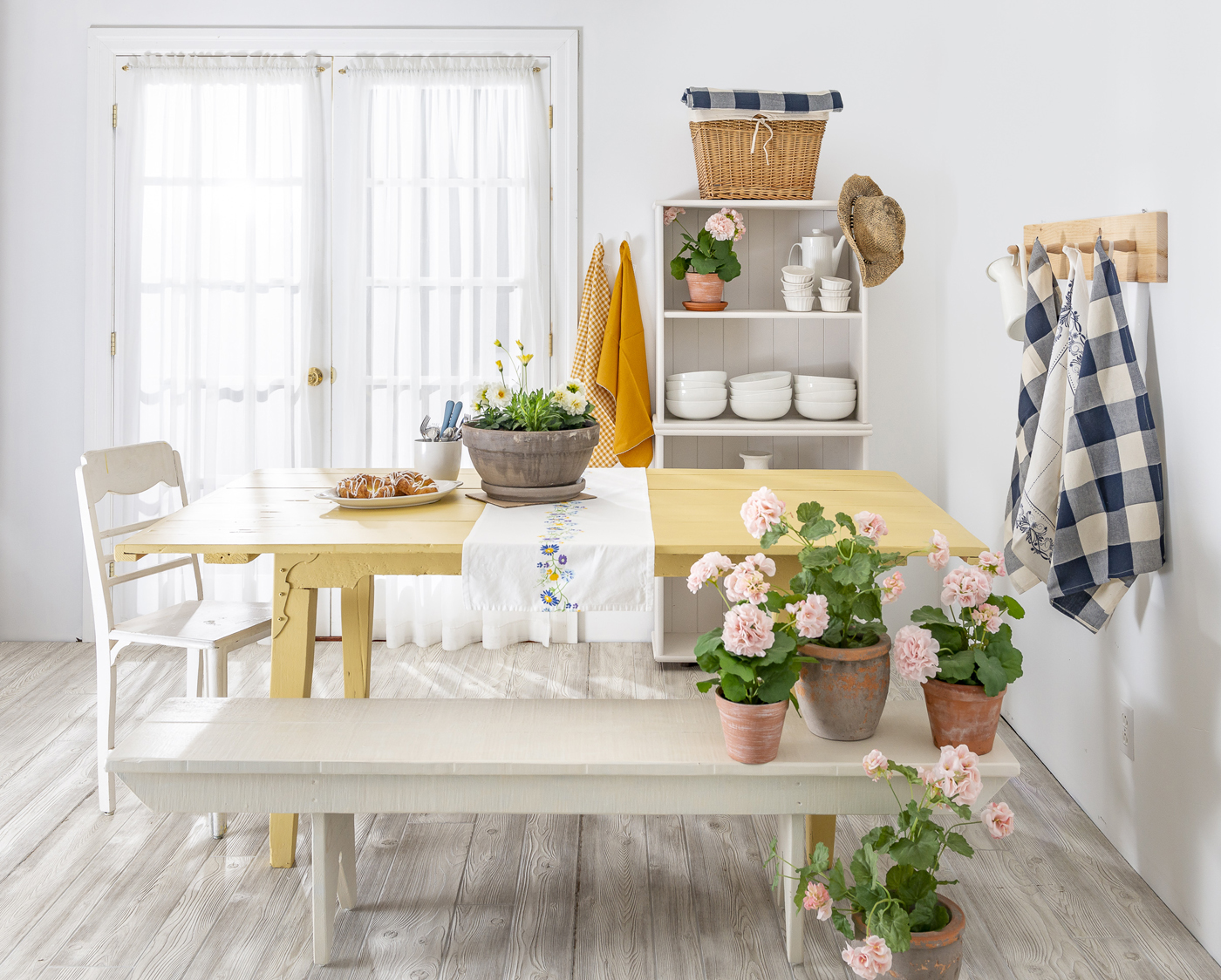 Photo inspiration: Mineral Farmhouse Decor Inspiration Reference: Diying A Farmhouse Dining Table With Milk Paint