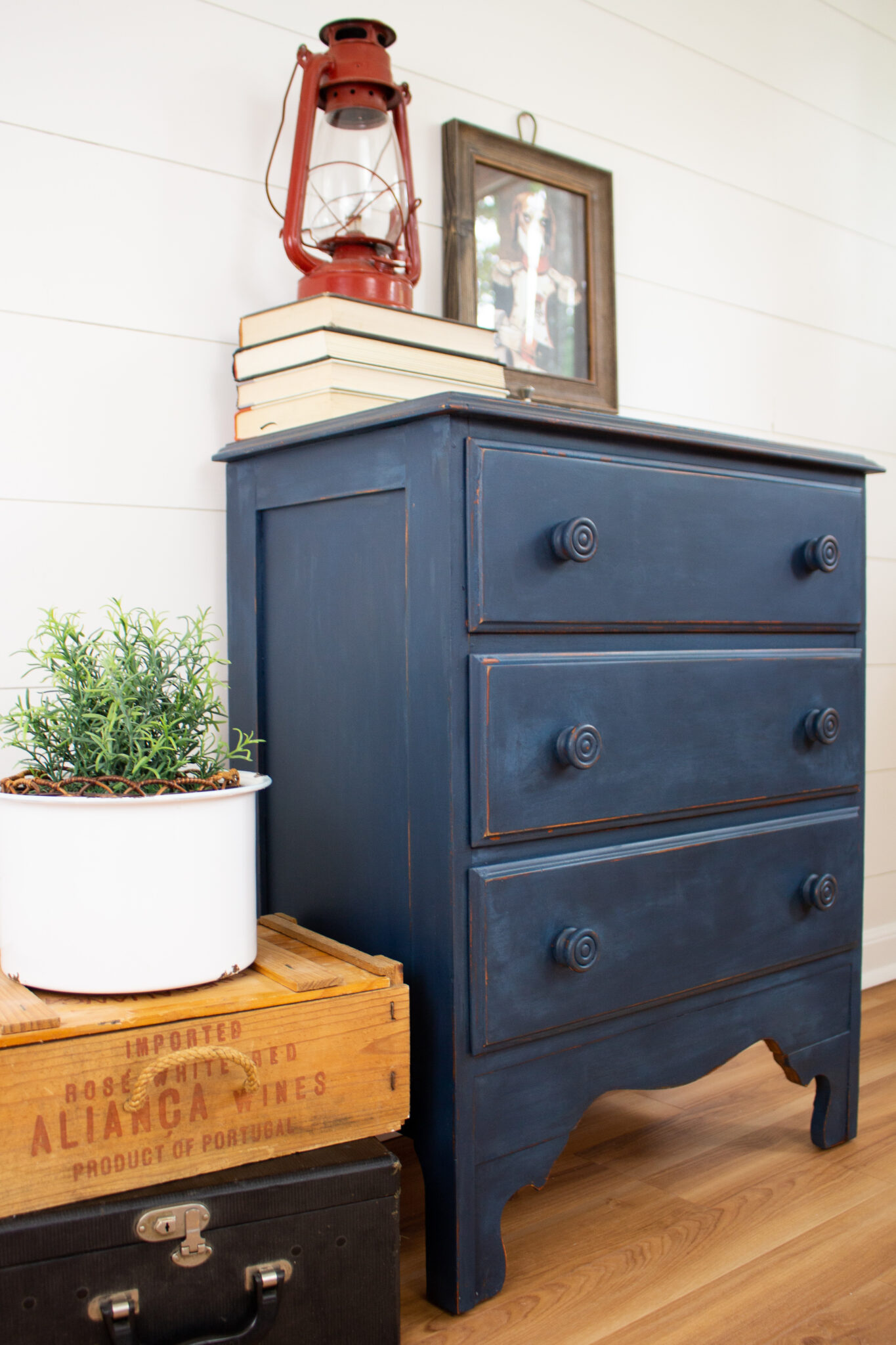 Transforming A Rustic Dresser - Fusion™ Mineral Paint